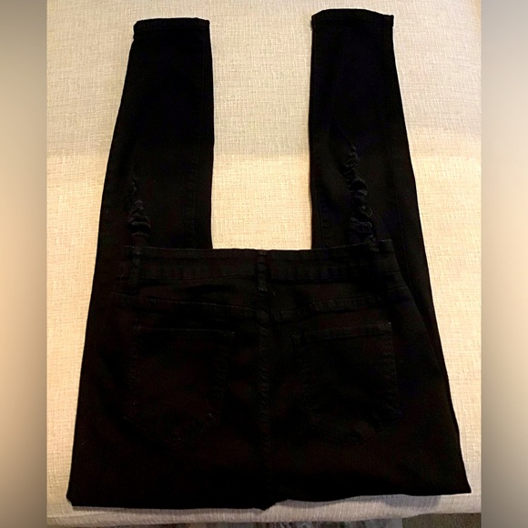 Shein Black Large Ripped Jeans - Picture 2 of 3